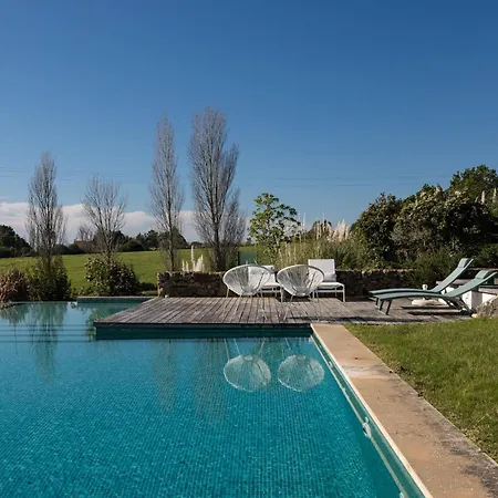 House In Surroundings With Pool Holiday home Sintra
